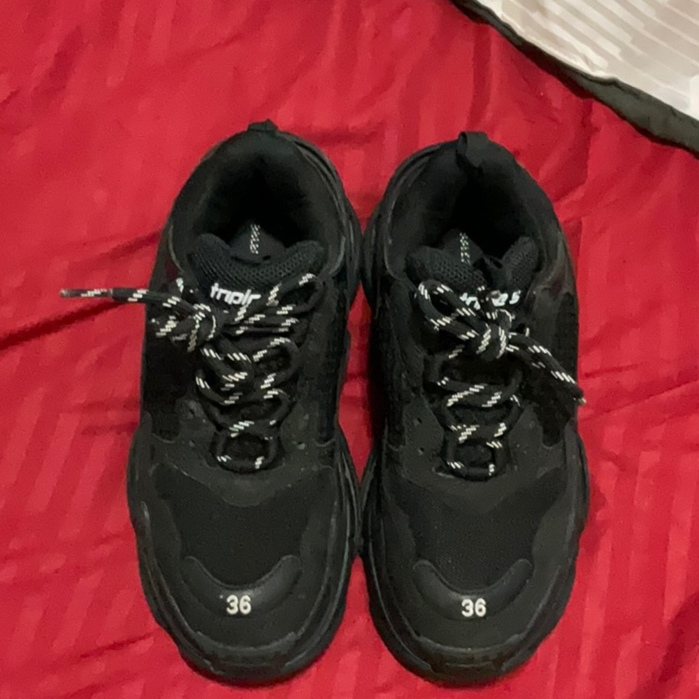 Balenciaga sneakers - Picture 2 of 3